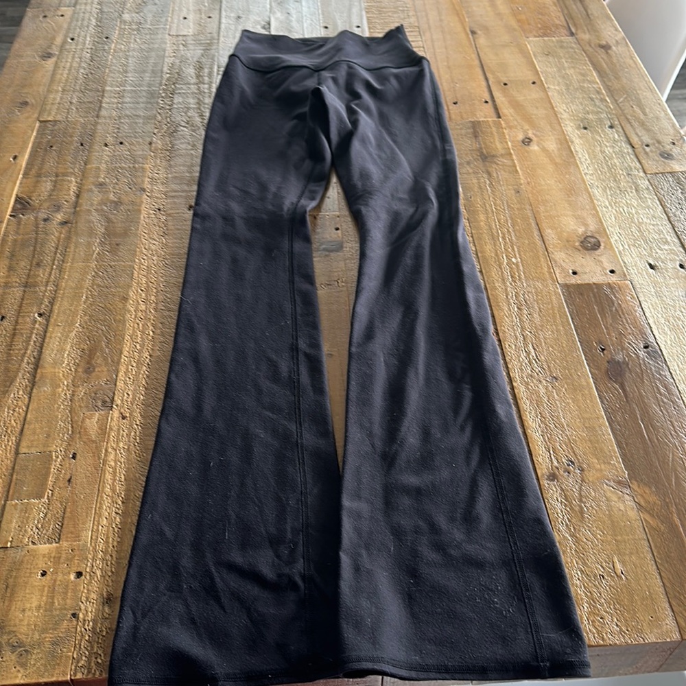 Alo yoga airbrush flared leggings